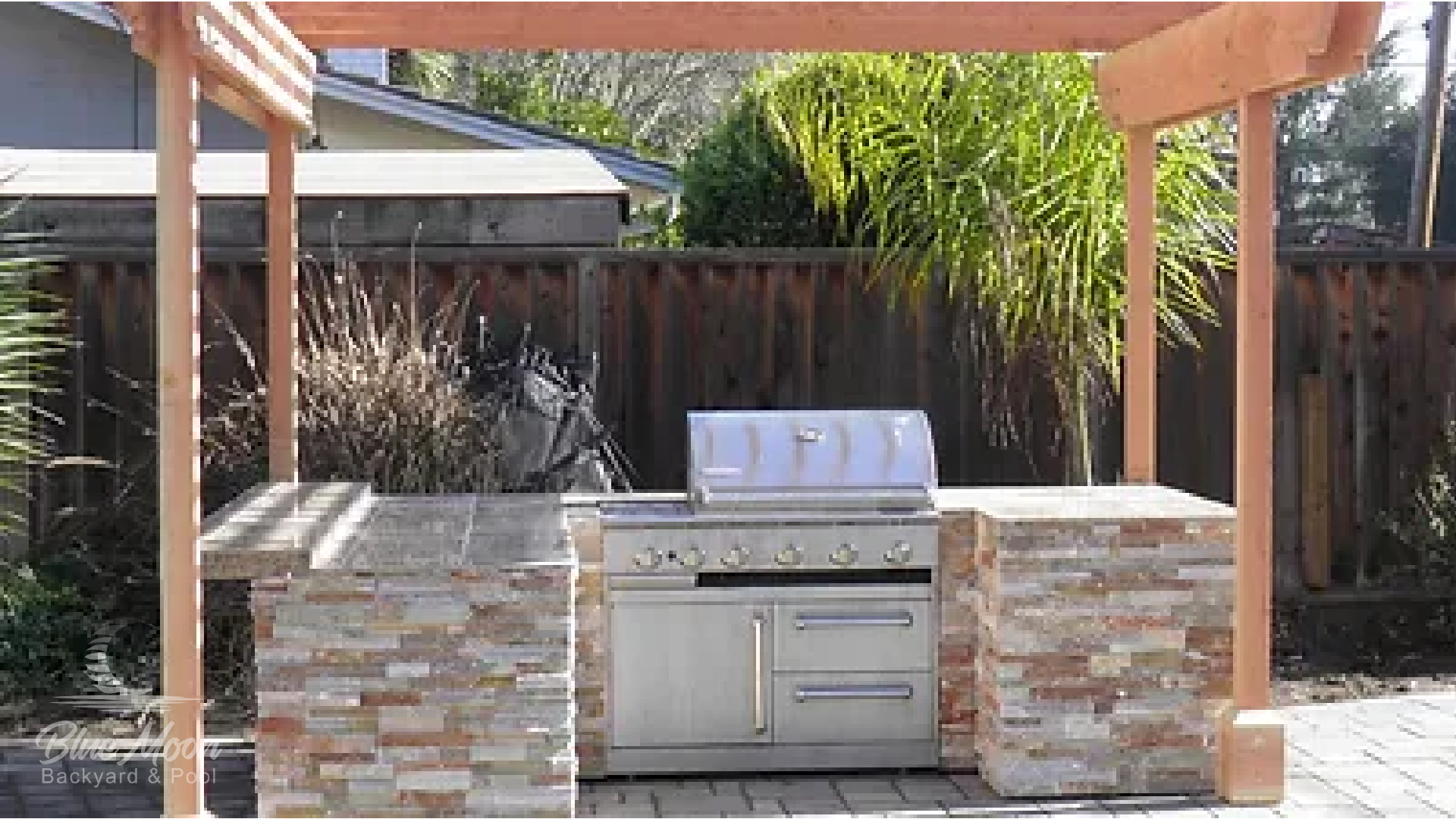 Outdoor Kitchen 1-NEW-01